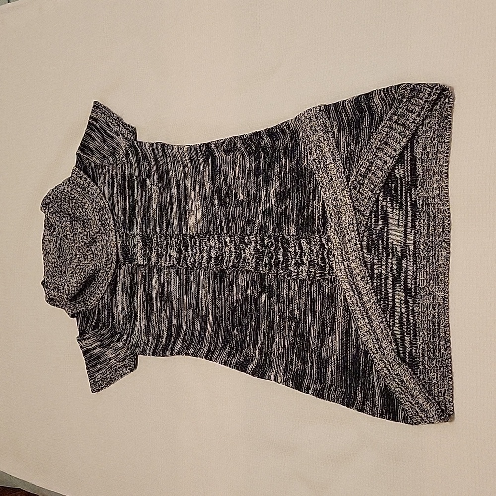 Made for me to Look Amazing Sweater / Dress Medium Black and Gray NWT
